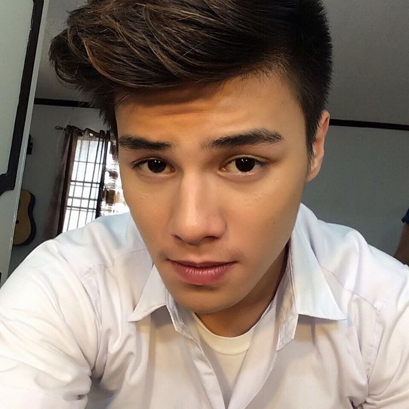 Ronnie alonte haircut with a twist fade with line up. 
