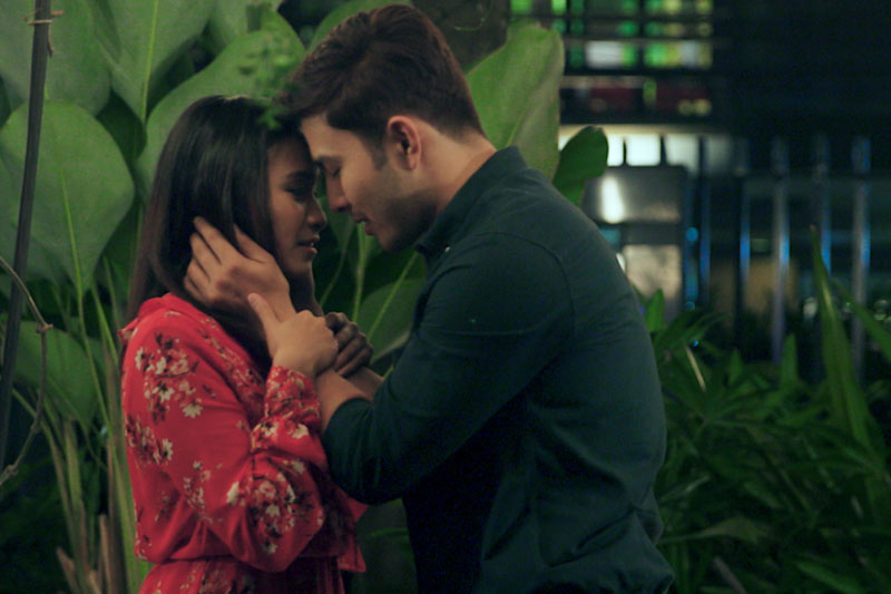 Iwant tv offers love connects digital shorts this valentine s abs